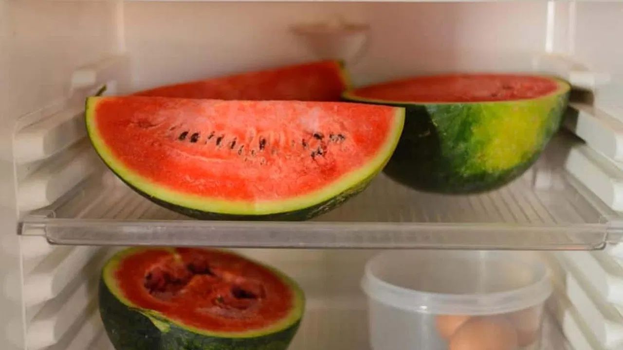 Water Melon: పుచ్చకాయలను ఫ్రిజ్‌లో పెట్టి తినేస్తున్నారా? డేంజర్⁭లో పడినట్లే!