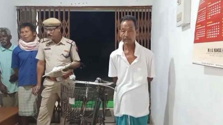 Assam: భార్య తల నరికి, తలతో పోలీస్ స్టేషన్‌కు..