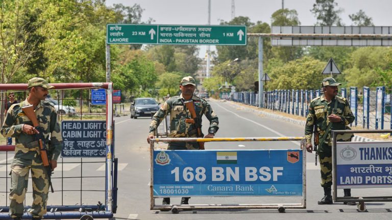 AP Govt: మా దేశం విడిచి వెళ్లిపోండి.. ఏపీలోని పాకిస్థానీయులకు సర్కార్ హెచ్చరికలు..