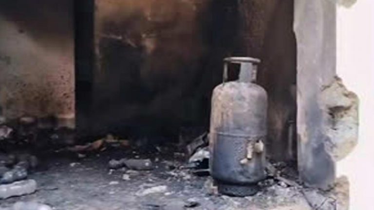 Gas cylinder accident : దారుణం.. గ్యాస్ సిలిండర్ పేలి ఏడుగురి మృతి