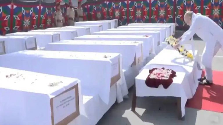 Pahalgam Terror Attack: మృతుల కుటుంబాలకు ఎక్స్‌గ్రేషియా.. రూ.10లక్షలు ప్రకటించిన రాష్ట్ర ప్రభుత్వం