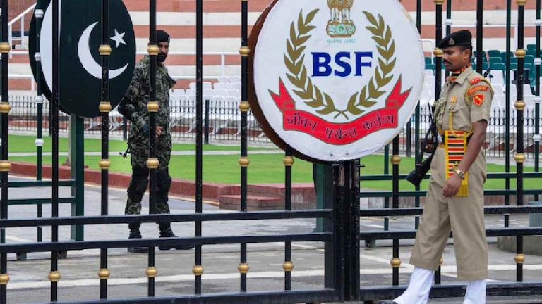 India Pakistan: గడువులోగా పాకిస్తానీలు భారత్ నుంచి వెళ్లకుంటే.. ఎలాంటి శిక్షలు పడుతాయో తెలుసా..?