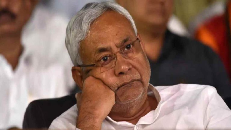 JDU: జేడీయూలో “వక్ఫ్” కల్లోలం.. పార్టీకి ఐదుగురు రాజీనామా..