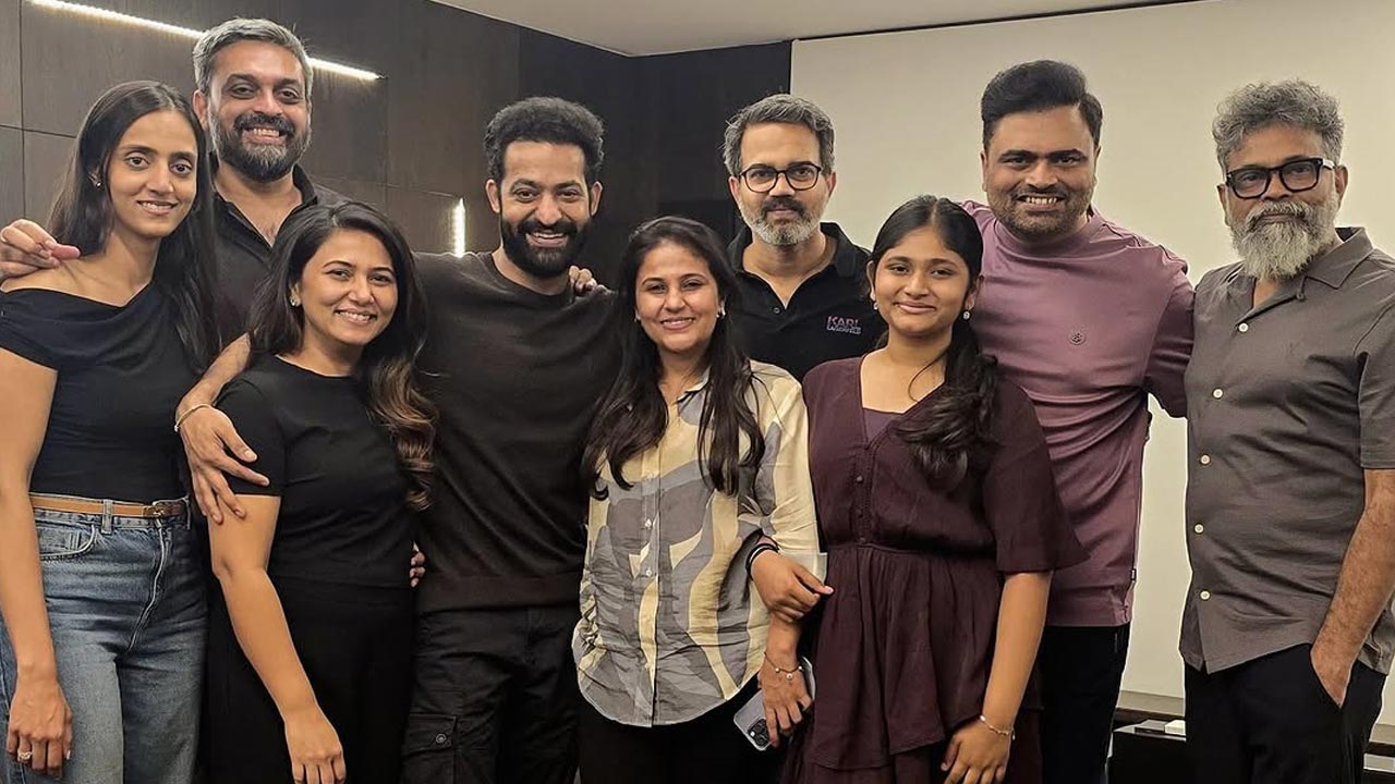 JR NTR : జూనియర్ ఎన్టీఆర్ తో బడా డైరెక్టర్ల ఫొటో.. ఎక్కడ కలిశారంటే..?