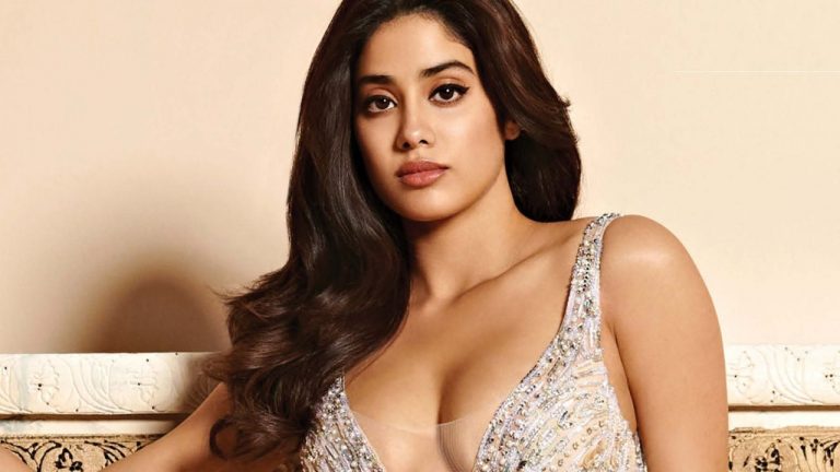 Janhvi Kapoor : ఆ తెలుగు హీరోతోనే డేటింగ్ చేస్తా.. జాన్వీకపూర్ షాకింగ్ కామెంట్స్