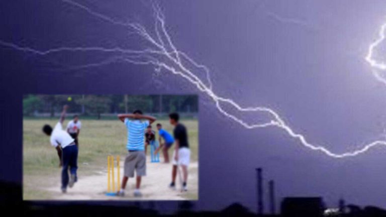 Andhra Pradesh: హైస్కూల్‌ గ్రౌండ్‌లో పడిన పిడుగు.. ఇద్దరు విద్యార్థులు మృతి