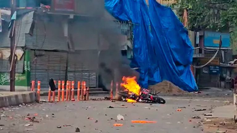 Bengal: బెంగాల్‌లో మరోసారి ఉద్రిక్తతలు.. భారీగా బలగాలు మోహరింపు