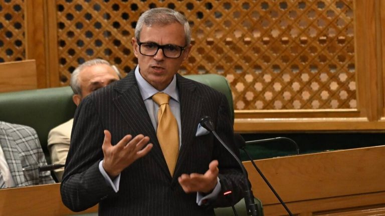 Omar Abdullah: కొందరు చేసిన ఉగ్రదాడికి మొత్తం కాశ్మీరీలకు అవమానాలు..