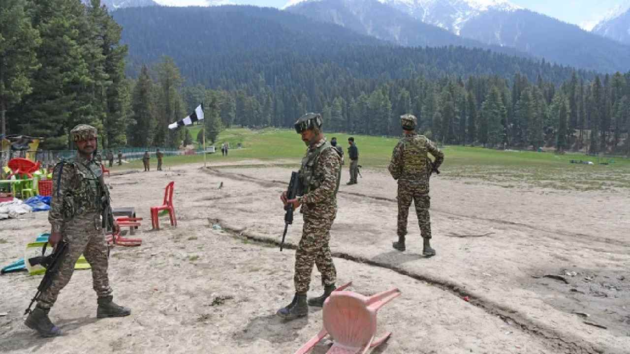 Pahalgam Terror attack: పహల్గామ్ ఉగ్రదాడిలో సంచలన విషయాలు.. టెర్రరిస్టుల ఎలా వచ్చారంటే..?