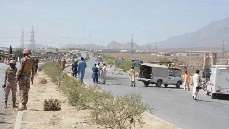 Pakistan: బలూచిస్తాన్‌లో ఆట మొదలైంది.. ఏడుగురు పాక్ సైనికులు హతం..