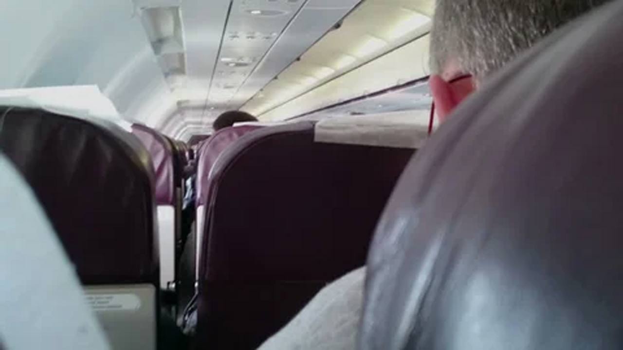 Plane Hijack: విమానం హైజాక్‌కు యత్నం.. ప్రయాణికుడి కాల్పుల్లో దుండగుడు హతం