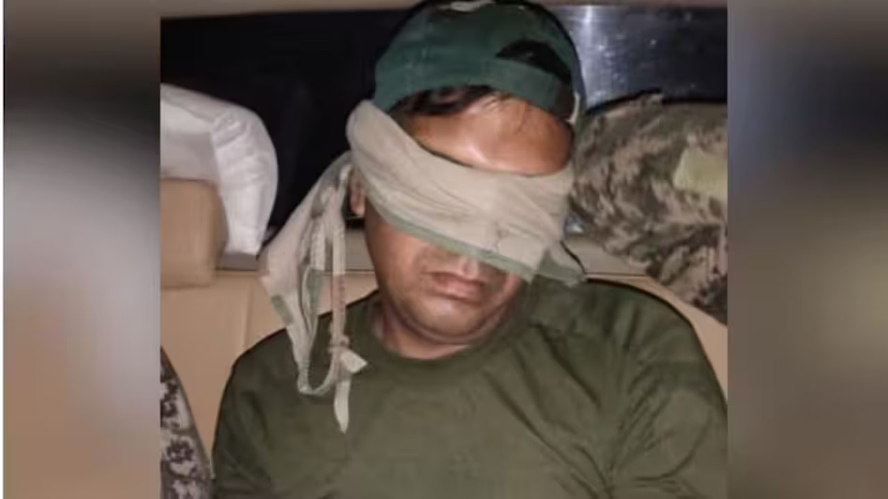 BSF Jawan: పాకిస్థాన్‌లో బందీగా భారత్ జవాన్.. అప్పగించేందుకు పాక్ నిరాకరణ..