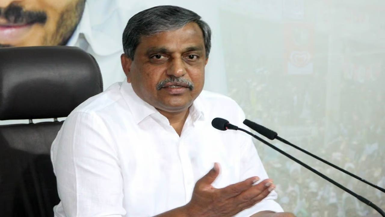 Sajjala Ramakrishna Reddy: బెదిరింపులతో విశాఖ మేయర్ పదవి దక్కించుకున్నారు