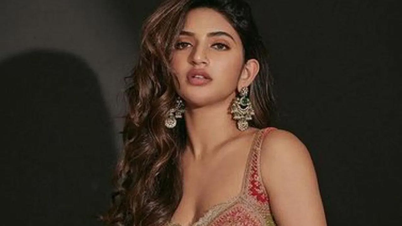 Sreeleela : దారుణం.. శ్రీలీలను అక్కడ పట్టుకుని లాగిన ఆకతాయిలు..