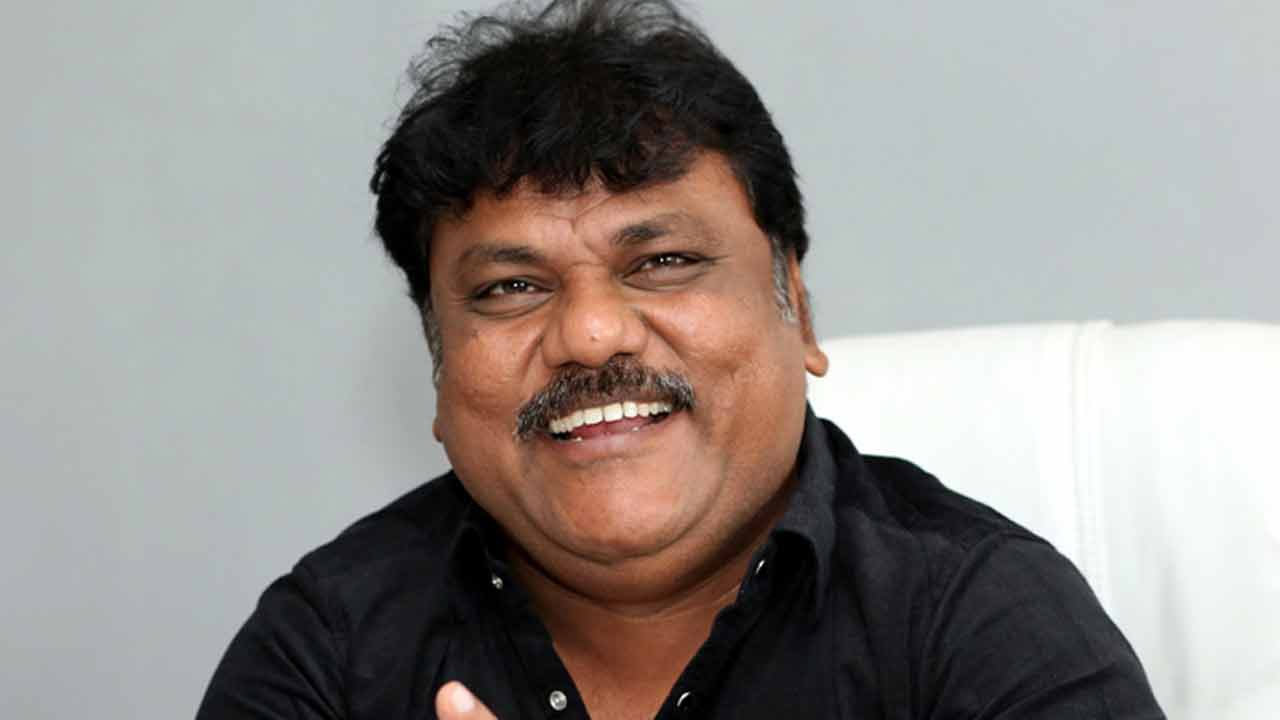 TrinadhaRao Nakkina : ప్రేక్షకులు థియేటర్లకు రావట్లేదు.. త్రినాథరావు నక్కిన ఆవేదన..