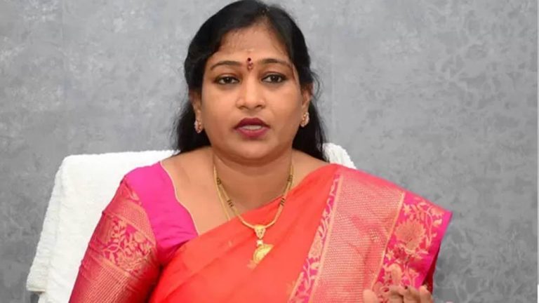 Home Minister Anitha: అధికారులపై హోంమంత్రి అనిత సీరియస్‌.. చర్యలు తప్పవని వార్నింగ్..
