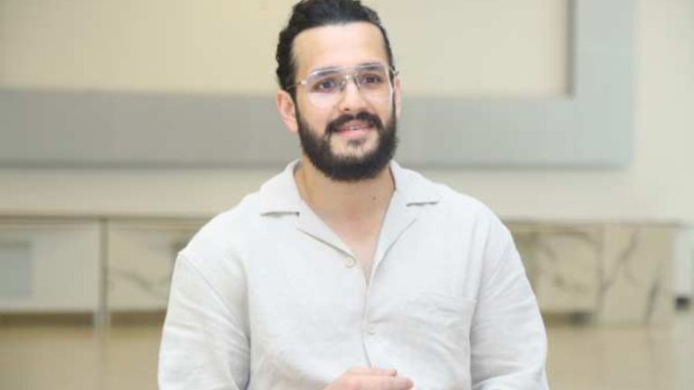 Akhil : మాస్ టైటిల్ సాంగ్ ప్లాన్ చేస్తున్న అఖిల్