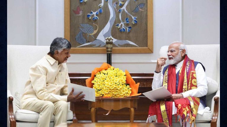 CM Chandrababu: ప్రధాని మోడీతో సీఎం చంద్రబాబు సమావేశం.. కీలక అంశాలపై చర్చ!