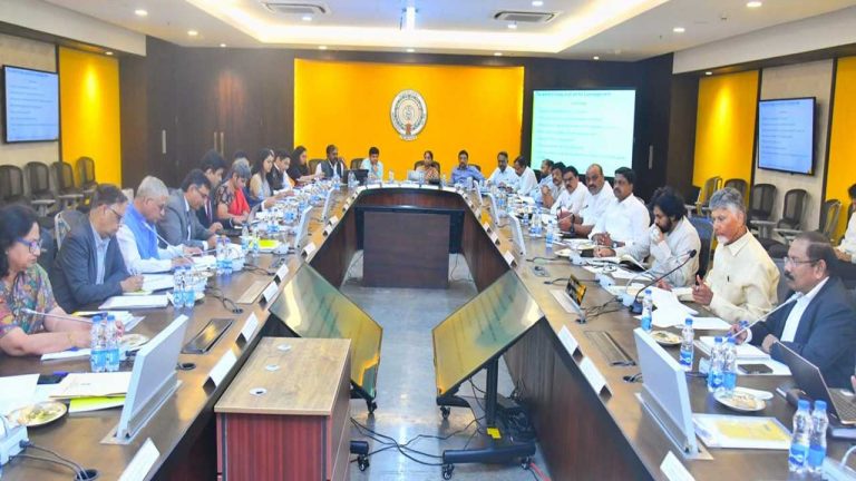 CM Chandrababu: ఏపీ పరిస్థితి, అప్పులపై ఆర్థిక సంఘానికి సీఎం వివరణ.. ప్రత్యేక సాయం వచ్చేలా చూడండి..!