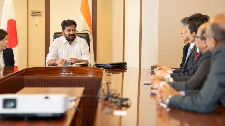 CM Revanth Reddy : మూడో రోజు టోక్యోలో సీఎం రేవంత్ పర్యటన.. ఎకనామిక్ పార్టనర్‌షిప్ రోడ్‌షోలో తెలంగాణ ప్రతినిధి బృందం
