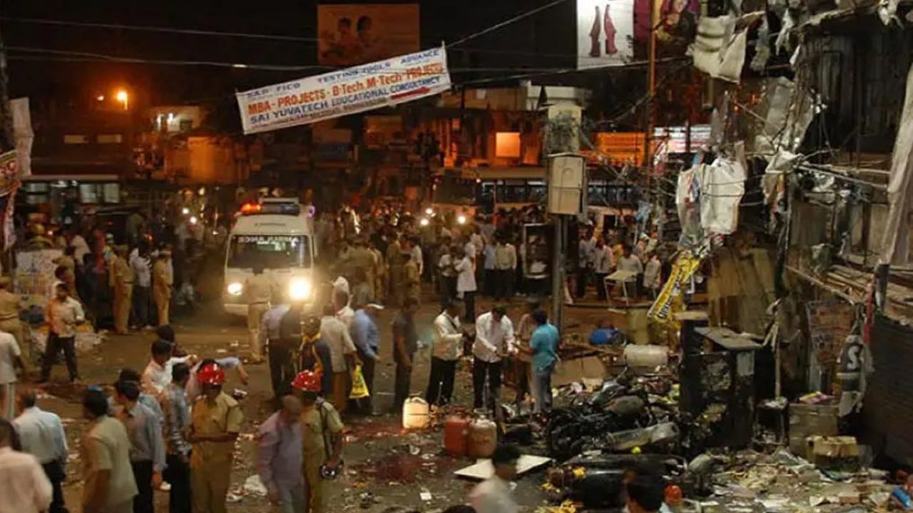 Dilsukhnagar Bomb Blast: దిల్‌సుఖ్‌నగర్‌ బాంబు పేలుళ్ల కేసులో రేపు హైకోర్టు తీర్పు