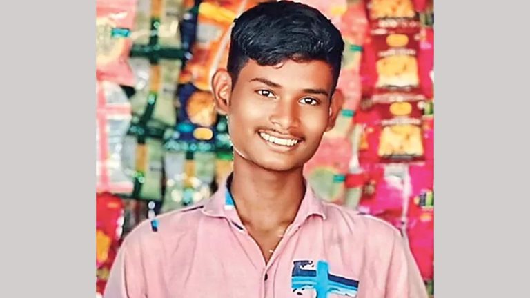 Kumuram Bheem Asifabad: అమానవీయ ఘటన.. విద్యుత్ షాక్ తో మృతి చెందిన కుమారుడు.. మృత దేహాన్ని నదిలో పడేసిన తండ్రి