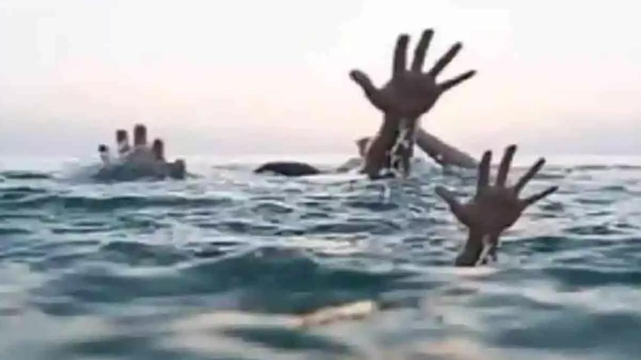 Krishna: పండగ పూట విషాదం.. కృష్ణా నదిలో స్నానానికి దిగి.. ముగ్గురు యువకులు గల్లంతు