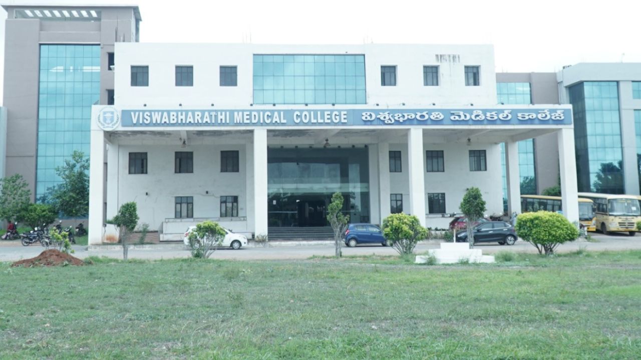 Kurnool: రెండవ అంతస్తు నుంచి దూకిన మెడికో.. ఐసీయూలో చికిత్స