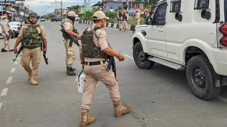 Waqf Row: కొనసాగుతున్న వక్ఫ్ వివాదం.. బీజేపీ నేత ఇంటికి నిప్పు పెట్టిన అల్లరిమూక