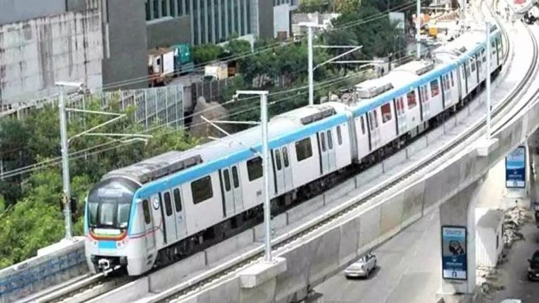 Hyderabad Metro: మెట్రో ప్రయాణికులకు షాకింగ్ న్యూస్.. పెరగనున్న చార్జీలు?!