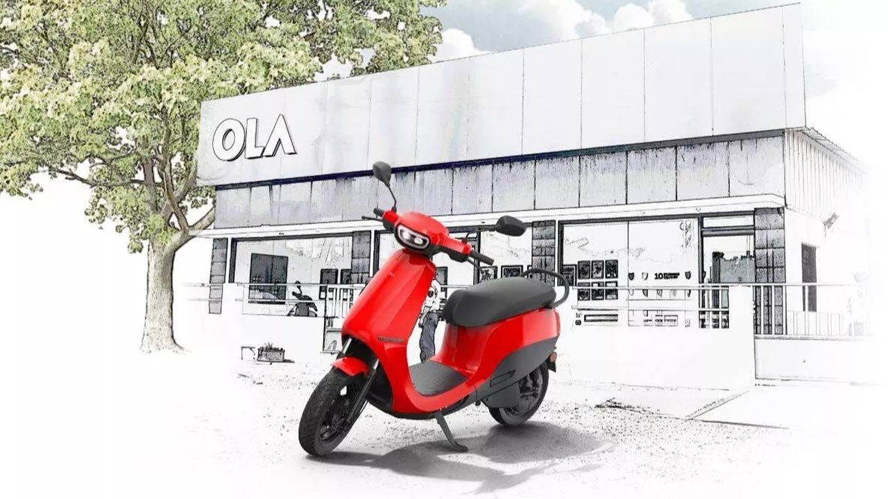 Ola Electric: ఓలా ఎలక్ట్రిక్ కు ప్రభుత్వం షాక్.. 75 షోరూమ్‌లు క్లోజ్..
