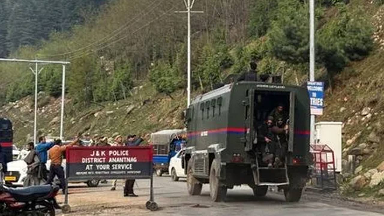 Pahalgam Terror Attack: పహల్గామ్ ఉగ్రదాడికి నిరసనగా వైసీపీ క్యాండిల్ ర్యాలీ..