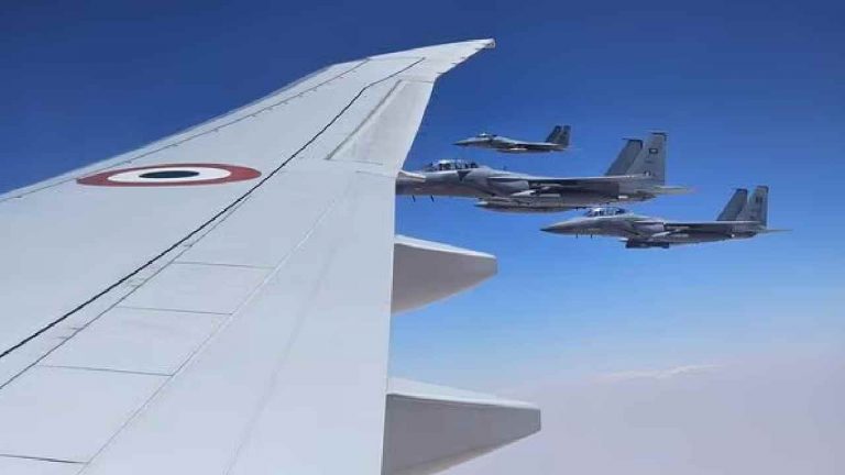 Viral Video: ప్రధాని మోడీకి సౌదీ అపూర్వ స్వాగతం.. F15 యుద్ధ విమానాలతో ఎస్కార్ట్..