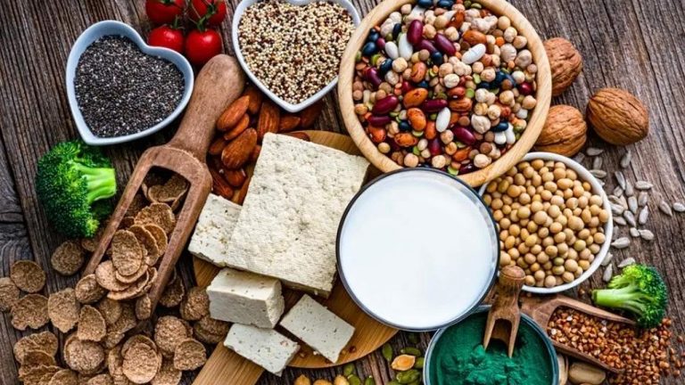 Health Tips: ఈ సూపర్ ఫుడ్స్ అస్సలు వదలకండి.. గుడ్ల కంటే ఎక్కువ ప్రోటీన్