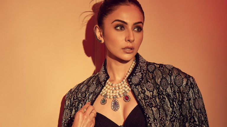 Rakul : లైఫ్ లో ఎంత బిజీగా ఉంటే.. అంత ప్రశాంతంగా ఉంటా