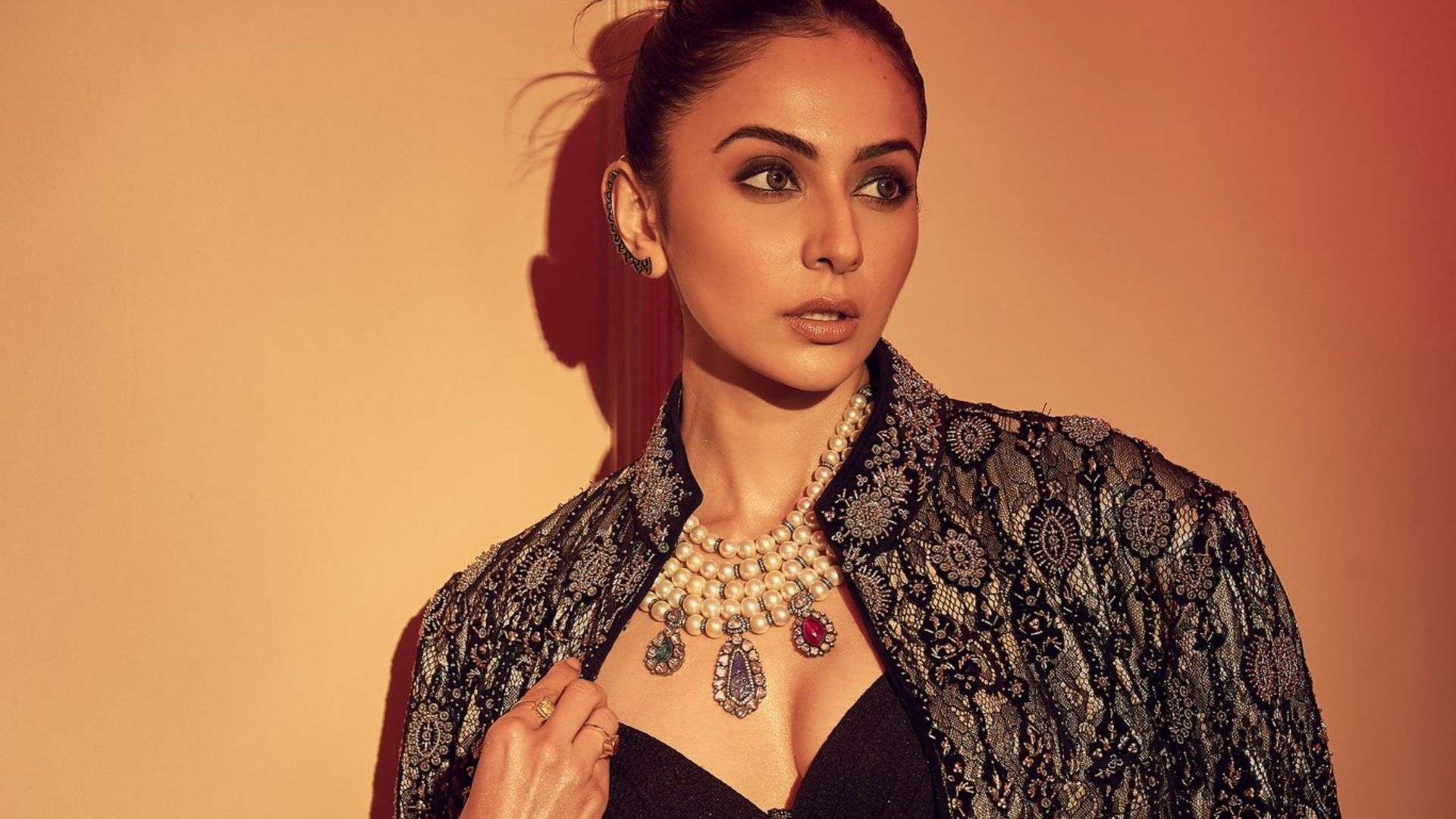 Rakul : లైఫ్ లో ఎంత బిజీగా ఉంటే.. అంత ప్రశాంతంగా ఉంటా