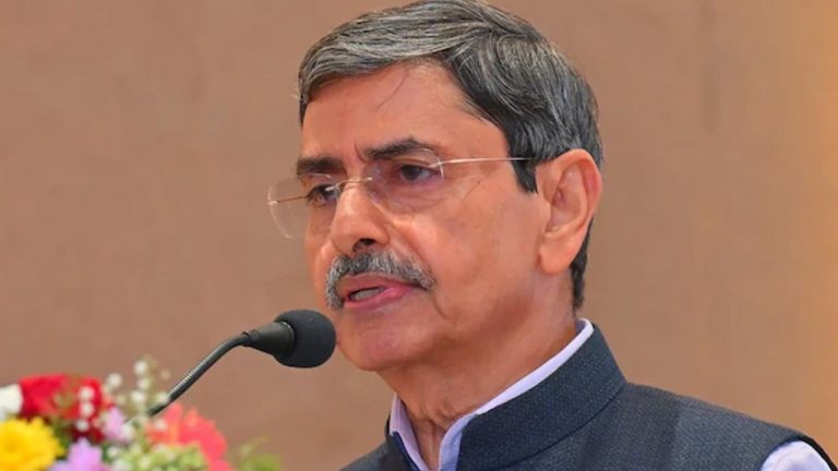 Tamil Nadu Governor: వీసీల సదస్సు ఏర్పాటు చేయాలన్న తమిళనాడు గవర్నర్.. మండిపడిన కాంగ్రెస్, సీపీఎం