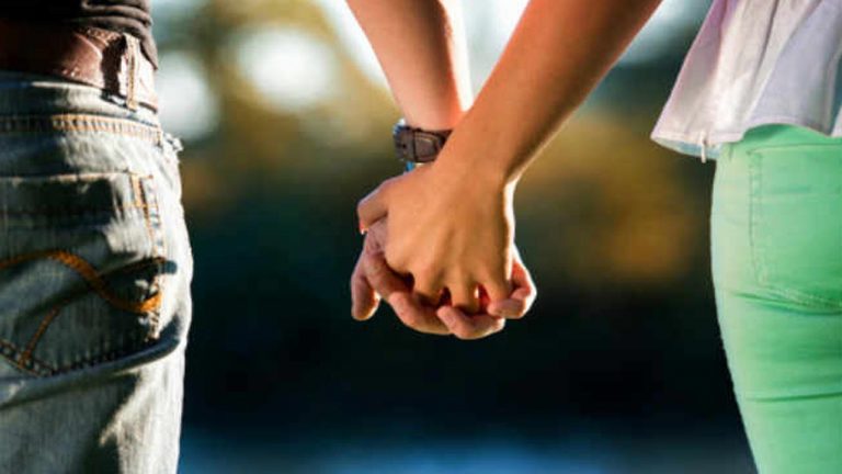 Extramarital Affairs: ఆయనకు నలుగురు, ఆమెకు ఐదుగురు పిల్లలు.. లేచిపోయి పెళ్లి చేసుకున్నారు..