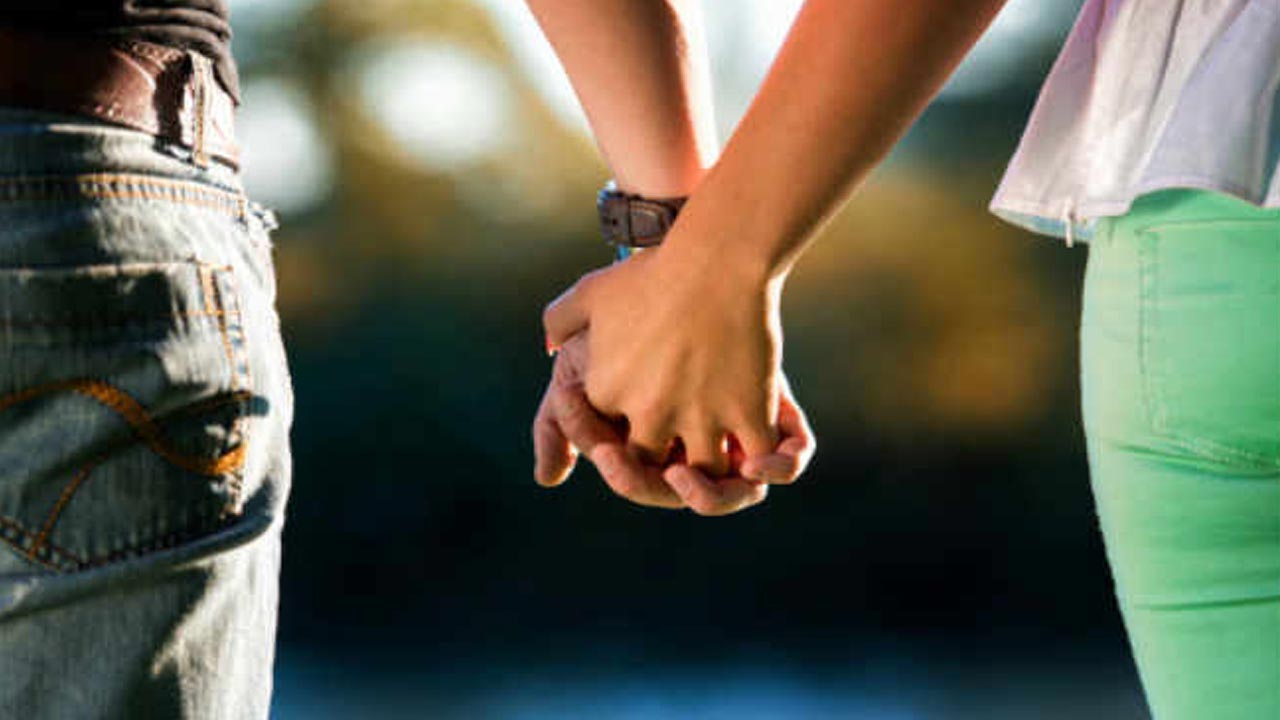 Extramarital Affairs: ఆయనకు నలుగురు, ఆమెకు ఐదుగురు పిల్లలు.. లేచిపోయి పెళ్లి చేసుకున్నారు..