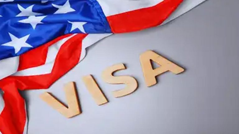Indian Students US: అమెరికాలో వీసాలు తిరస్కరించబడిన విద్యార్థులలో 50 శాతం మంది భారతీయులే..
