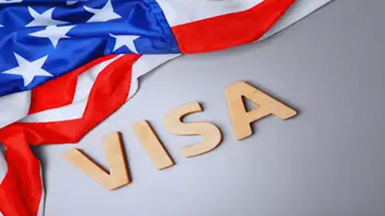 Indian Students US: అమెరికాలో వీసాలు తిరస్కరించబడిన విద్యార్థులలో 50 శాతం మంది భారతీయులే..