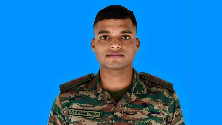 Army Officer: తోటి సైనికుడ్ని కాపాడబోయి అసువులు బాసిన సైనికాధికారి
