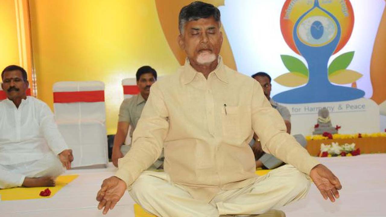 CM Chandrababu: యోగాంధ్ర తీర్మానం ప్రవేశ పెట్టిన సీఎం చంద్రబాబు