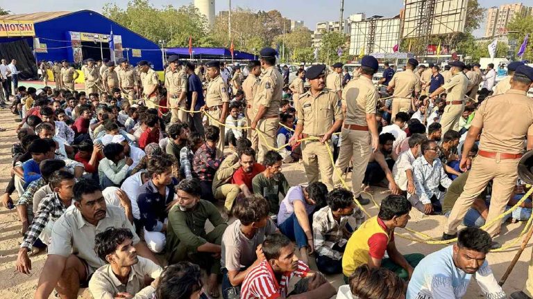 Bangladesh: ‘‘వలసదారులను తోసేయడం ఆమోదయోగ్యం కాదు’’.. భారత్‌కి బంగ్లా ఆర్మీ సవాల్..