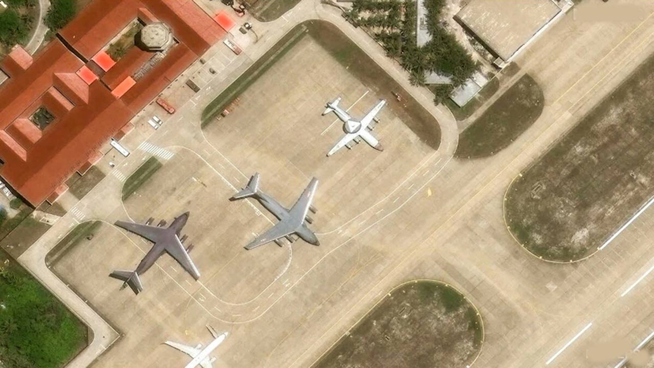 China: వివాదాస్పద ద్వీపంలో చైనా H-6 బాంబర్లు ల్యాండ్.. దేనికి సంకేతాలు!