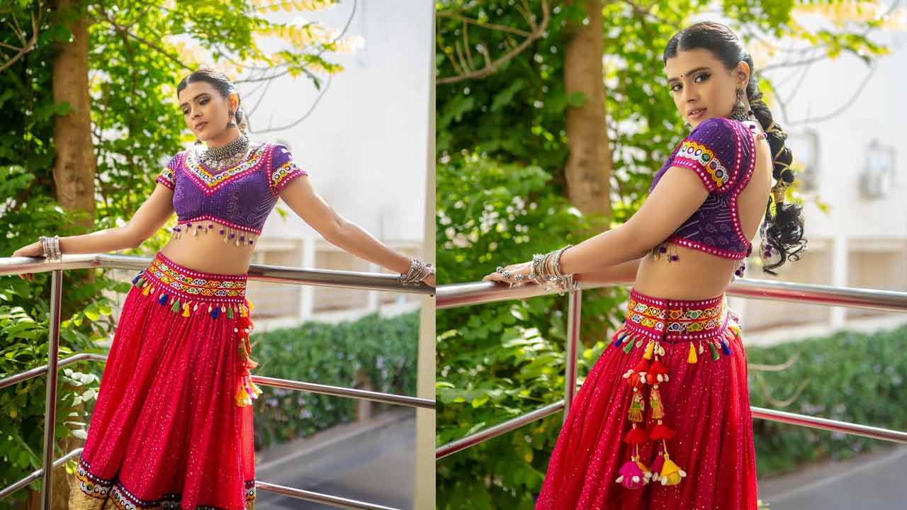Hebah Patel : నడుము అందాలు చూపిస్తూ హెబ్బా పటేల్ రచ్చ..
