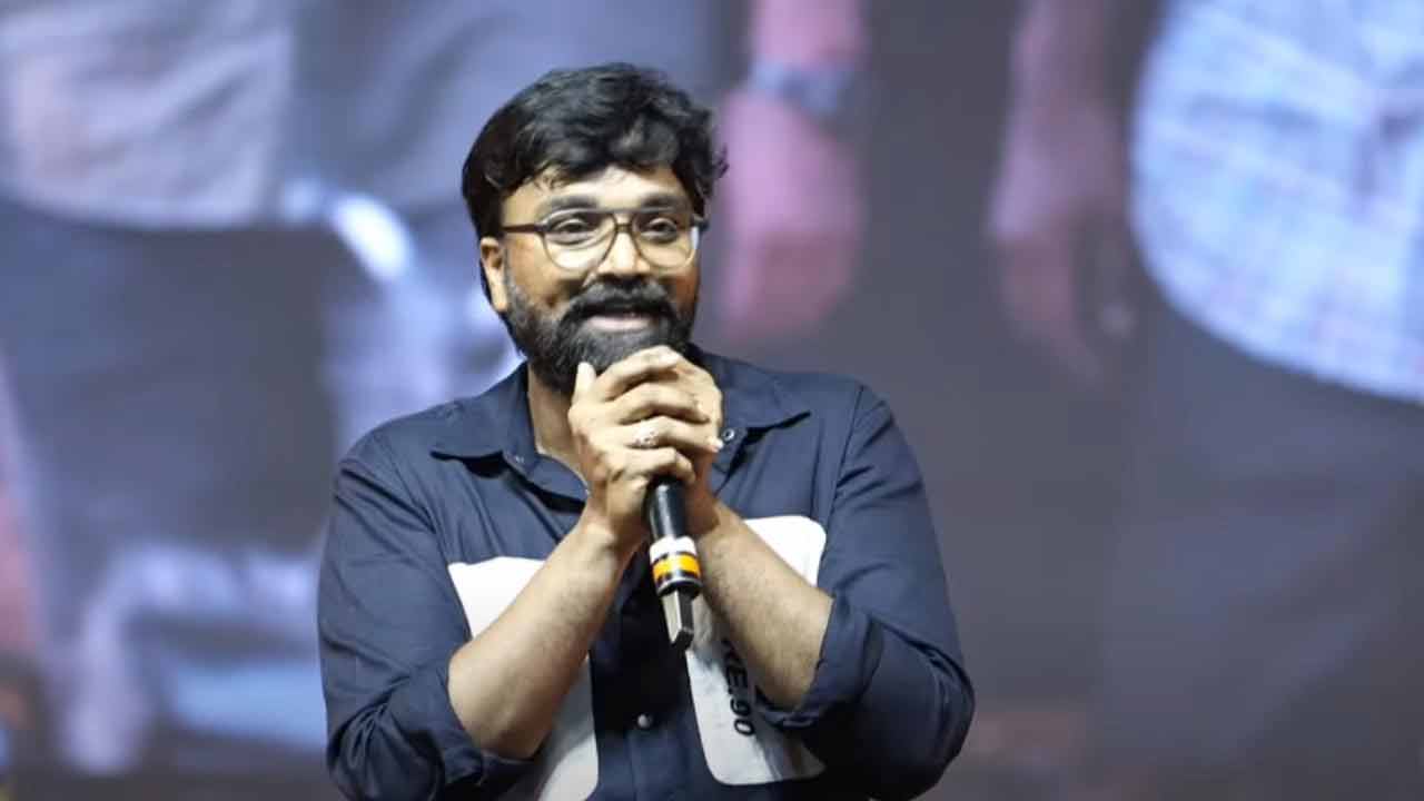 Karthik Dandu : మమ్మల్ని కాపీ అంటారు మరి మీరు? మీడియాకి డైరెక్టర్ కౌంటరు