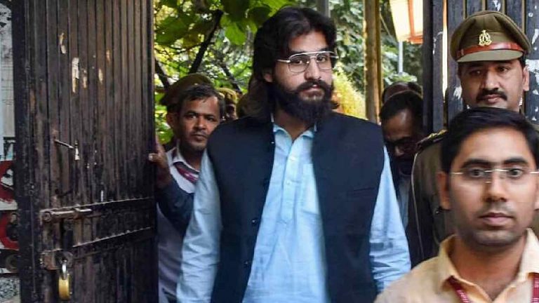 Abbas Ansari: మాఫియా డాన్ ముఖ్తార్ అన్సారీ కొడుకుకు 2 ఏళ్ల జైలు శిక్ష.. ఎమ్మెల్యే పదవి రద్దు..