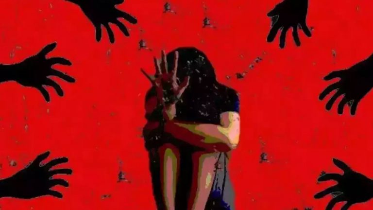 Mahabubabad: మోడల్ స్కూల్ లో దారుణం.. విద్యార్థినిపై ఉపాధ్యాయుడి లైంగిక వేధింపులు