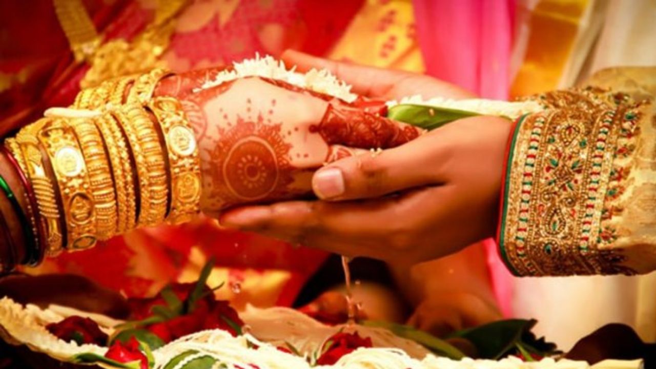 Marriage Incentive Scheme: దివ్యాంగులకు శుభవార్త.. ఆ సమస్యకు పరిష్కారంగా లక్ష రూపాయల ఆర్థిక సహాయం..!